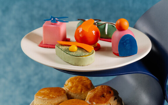 W London Partners With Lois O’Hara Unveiling Colourful Afternoon Tea: A Fusion of Well-being, Creativity and Culinary Delights