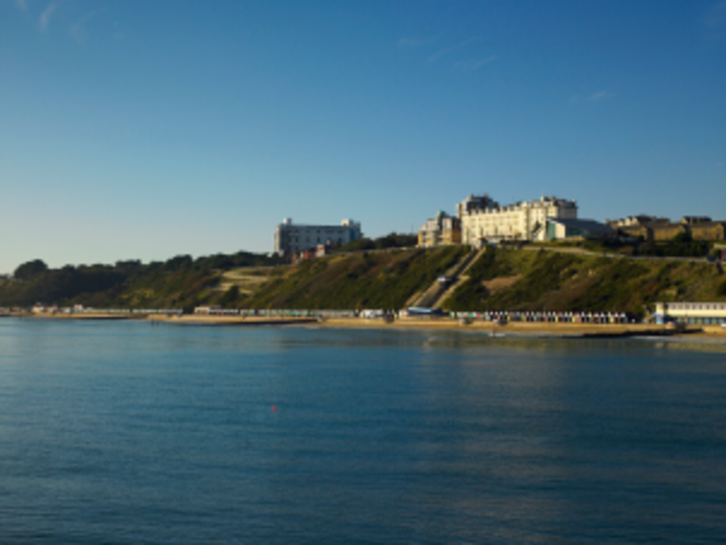 bournemouth-highcliff-marriott-hotel-wedding-destination-2024