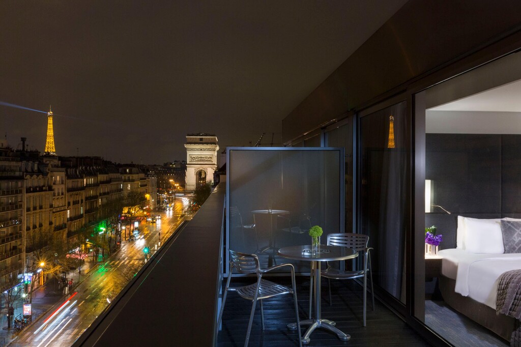 Renaissance Paris Arc de Triomphe Hotel - view