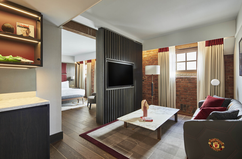 Manchester Marriott Victoria & Albert Hotel -The Treble Suite & The 2013 Champions