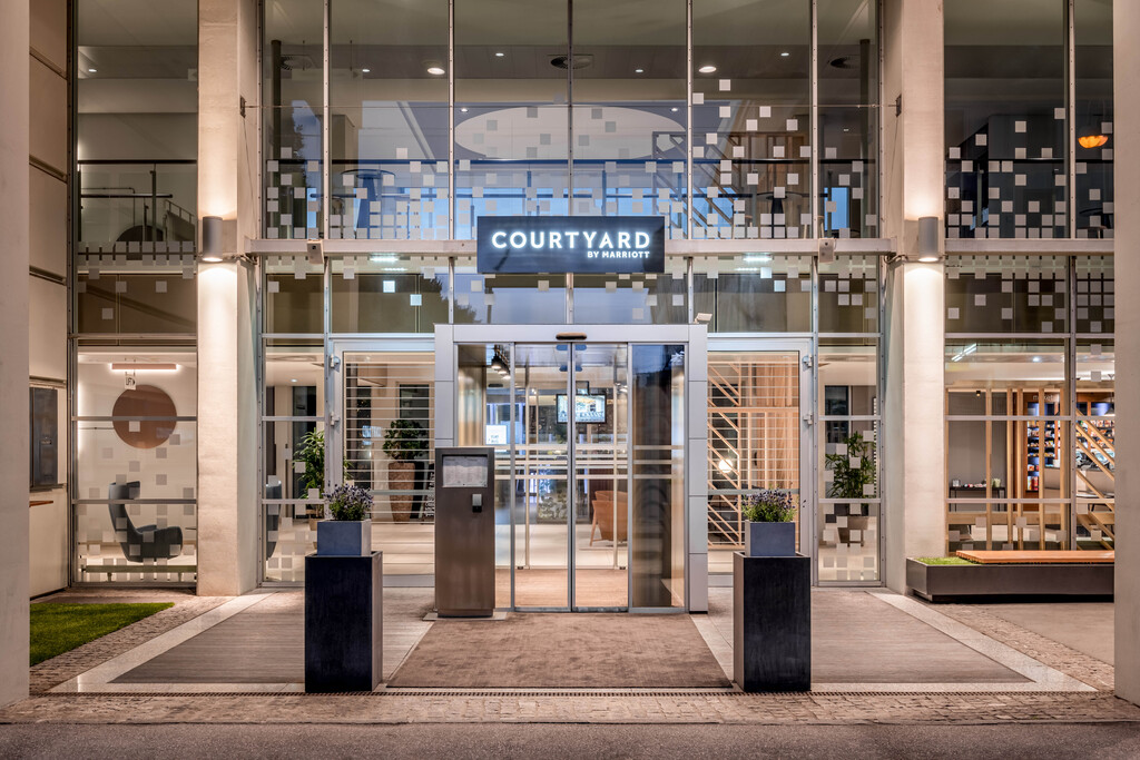 Courtyard by Mariott Linz - Entrance
