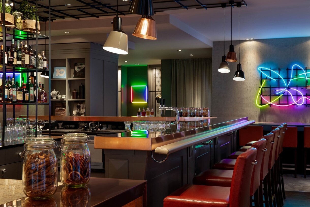 BRICKS Bar (c) Marriott International