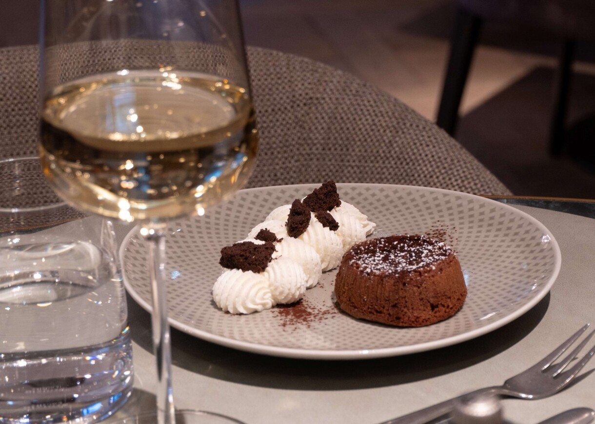 Emilia Romagna Mai Menü Torta Tenerina warmer Schokoladenkuchen (c) Marriott International