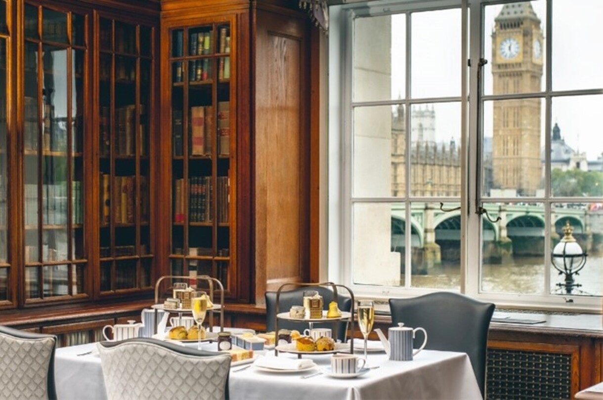 London Marriott Hotel County Hall - Big Ben Afternoon Tea