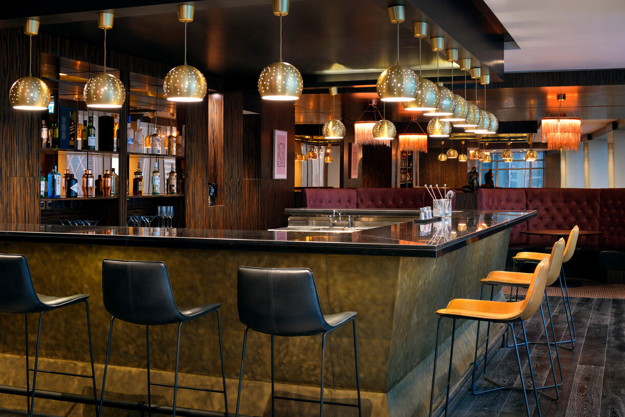 Le Meridien City Center Doha - CaZBar 