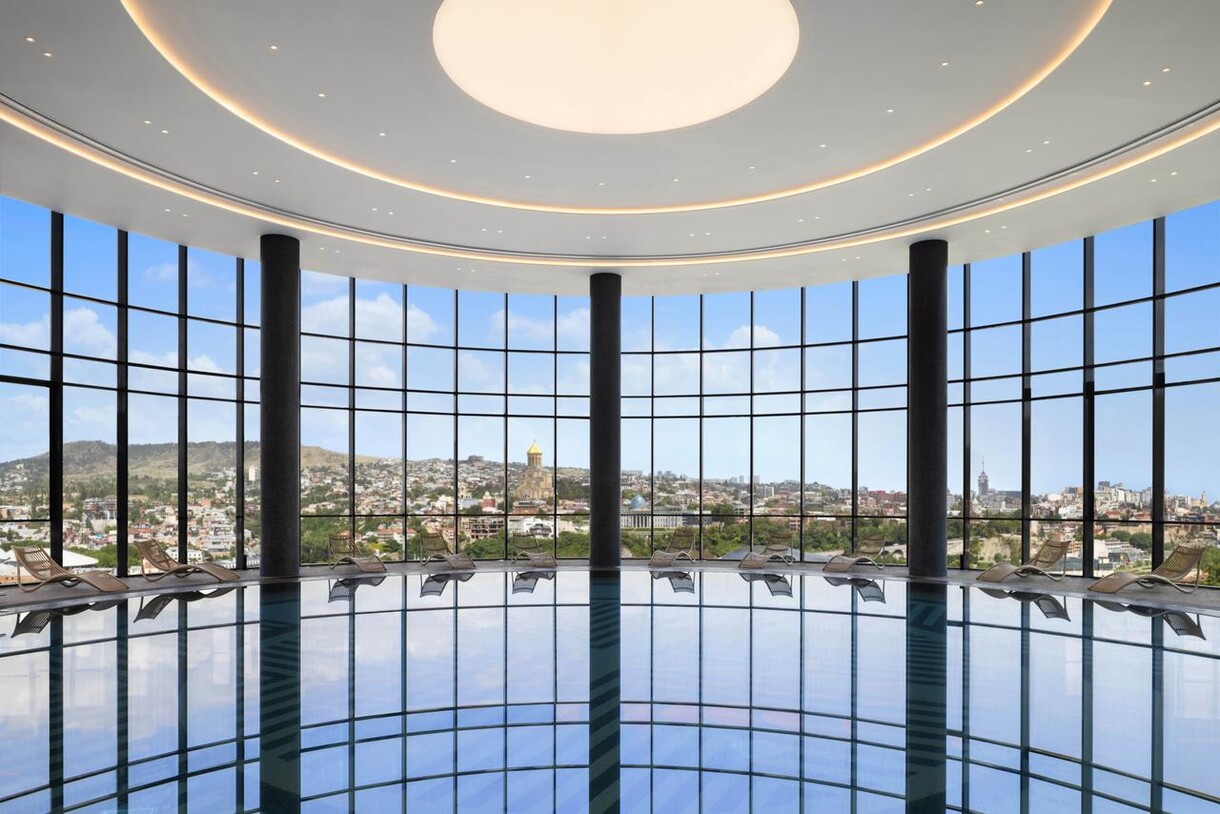 Paragraph Freedom Square, a Luxury Collection Hotel, Tbilisi - Circular Swimming Pool