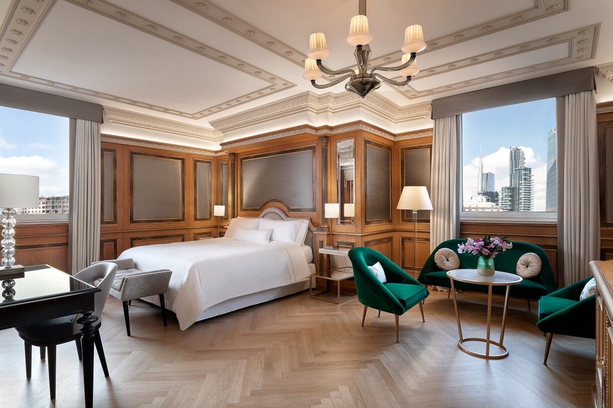 The Westin Palace, Milan - Suite Executive Bedroom