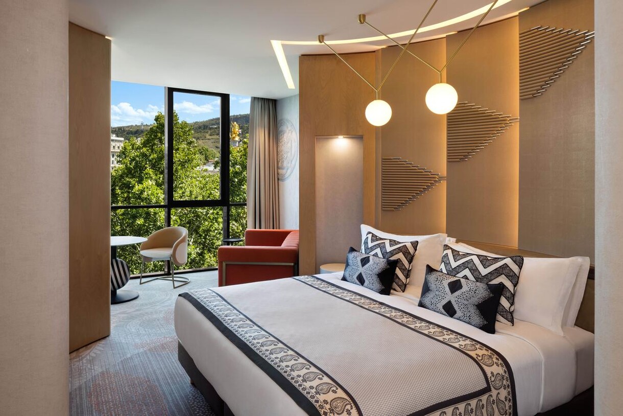 Paragraph Freedom Square, a Luxury Collection Hotel, Tbilisi - King Guestroom