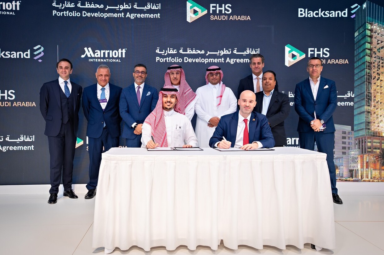 Signing Ceremony between Blacksand and Marriott International 1