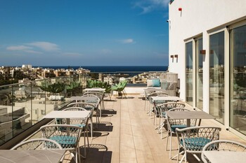 AC Hotel St. Julian's - Terrace