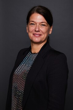 Iris Holt