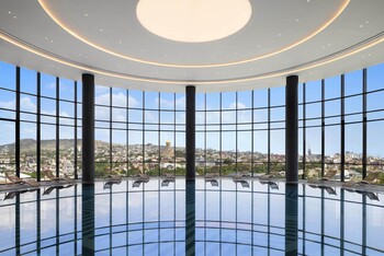 Paragraph Freedom Square, a Luxury Collection Hotel, Tbilisi - Circular Swimming Pool