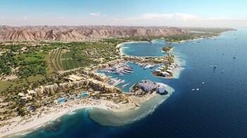 The Ritz-Carlton Amaala render