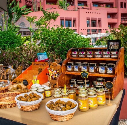 The Ritz-Carlton, Abama, acoge una edición más de La Muestra de Artesanía y Gastronomía en colaboración con Cit Sur