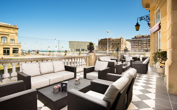 El Hotel Maria Cristina Presenta Su Brunch Dominical Con Jazz En Vivo