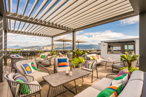 LA SUITE 1201 - LE ROOFTOP LE PLUS HAUT DE GENEVE - FAIT SON GRAND RETOUR POUR SA QUATRIEME SAISON